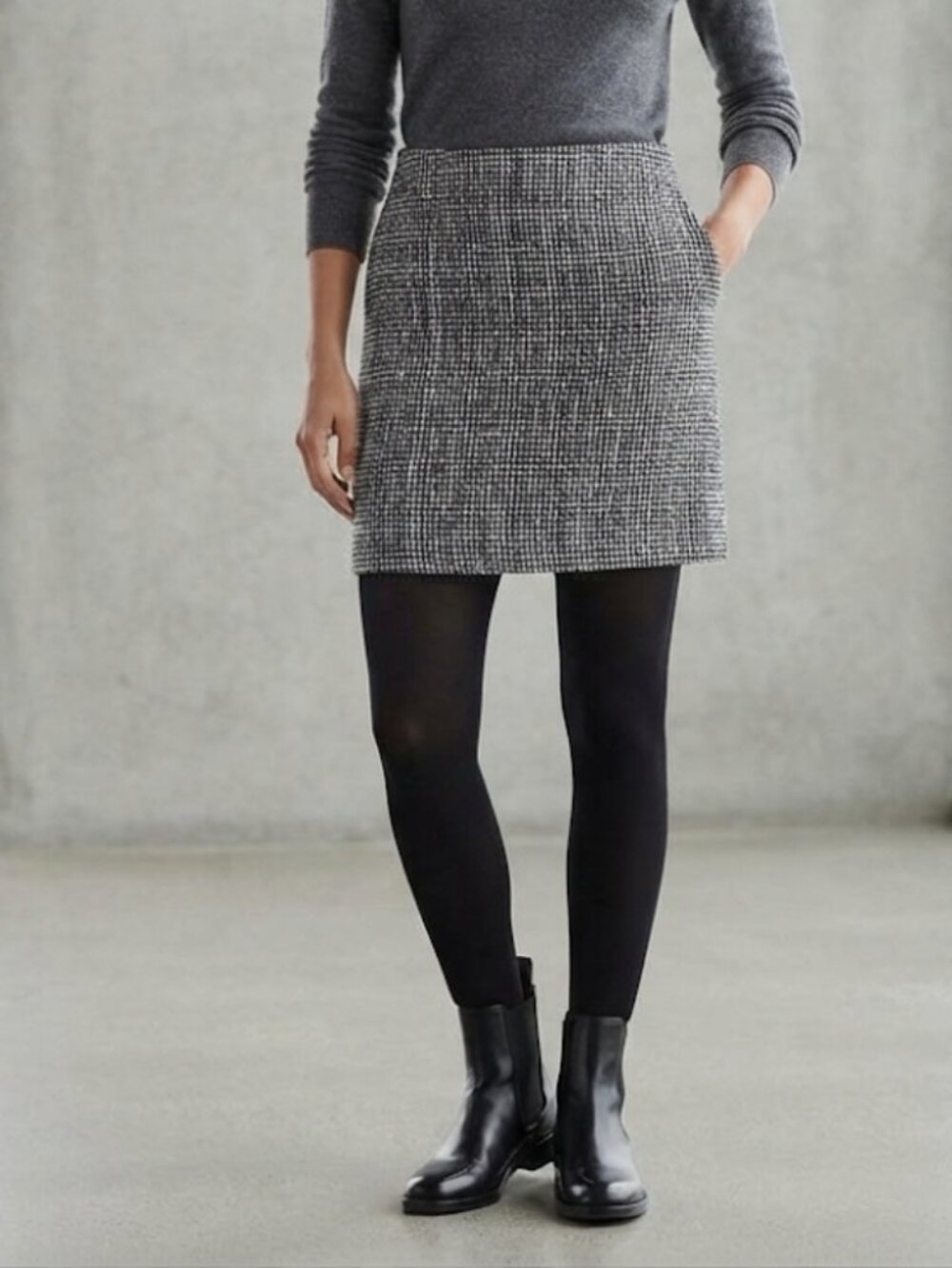 Calvin Klein Women's Tweed Mini Skirt Black & White Dark Academia Size 6 NWOT